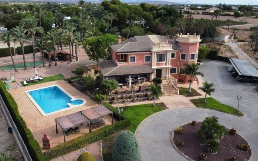Resale - Villa -
Elche - Costa Blanca