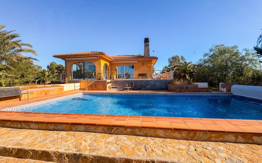 Resale - Villa -
Elche - Las Bayas