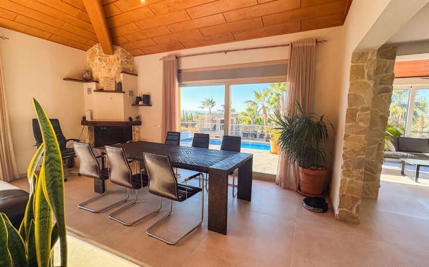 Resale - Villa -
Elche - Las Bayas