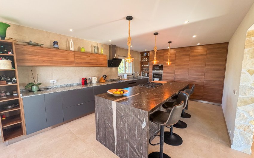 Resale - Villa -
Elche - Las Bayas