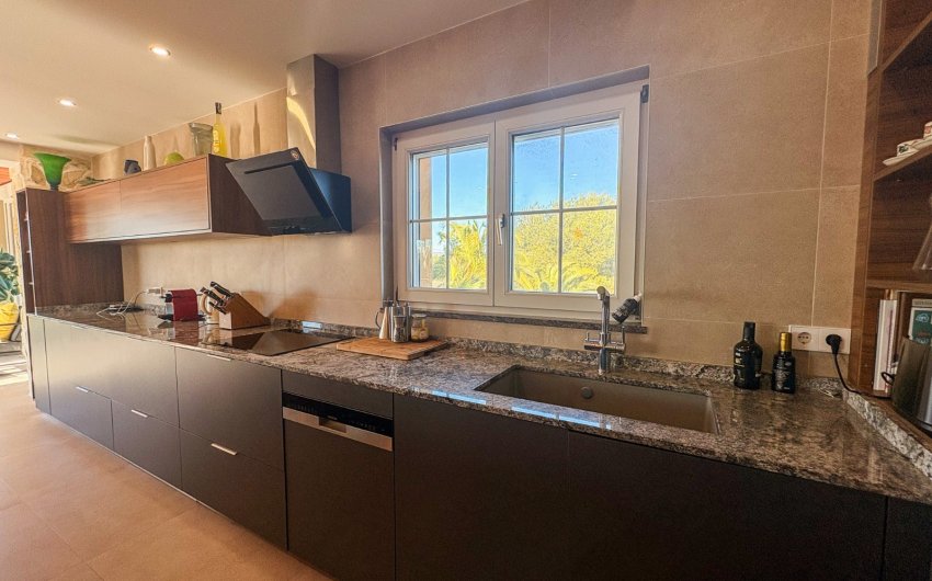 Resale - Villa -
Elche - Las Bayas