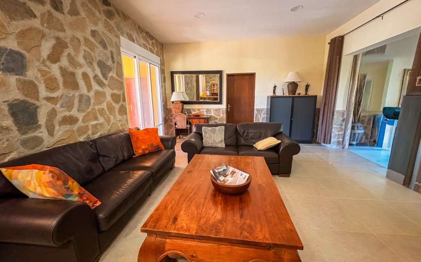 Resale - Villa -
Elche - Las Bayas