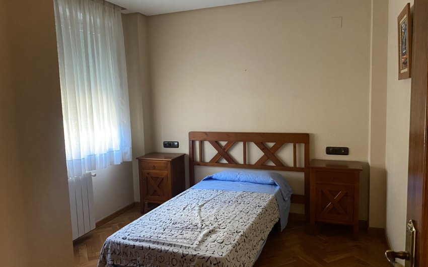 Resale - Villa -
Elda