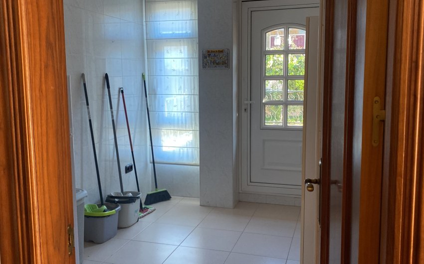 Resale - Villa -
Elda