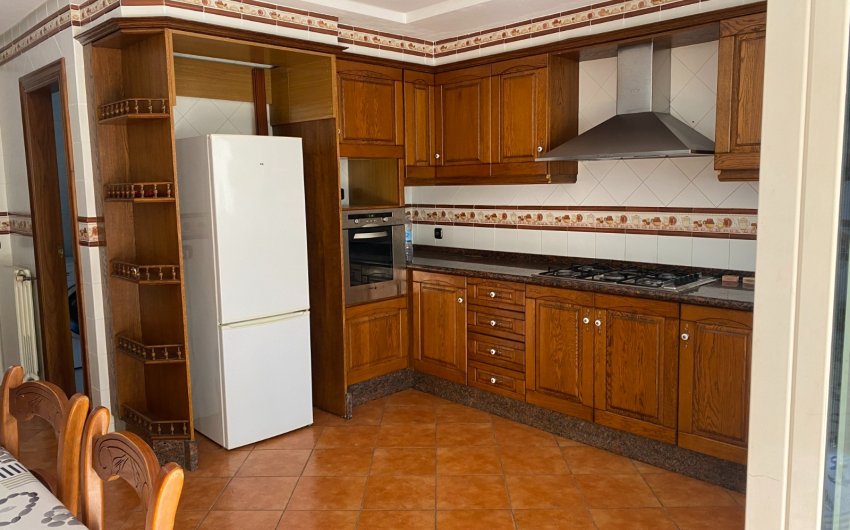 Resale - Villa -
Elda