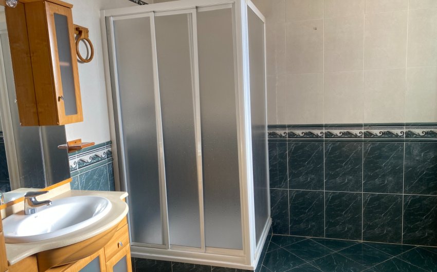 Resale - Villa -
Elda