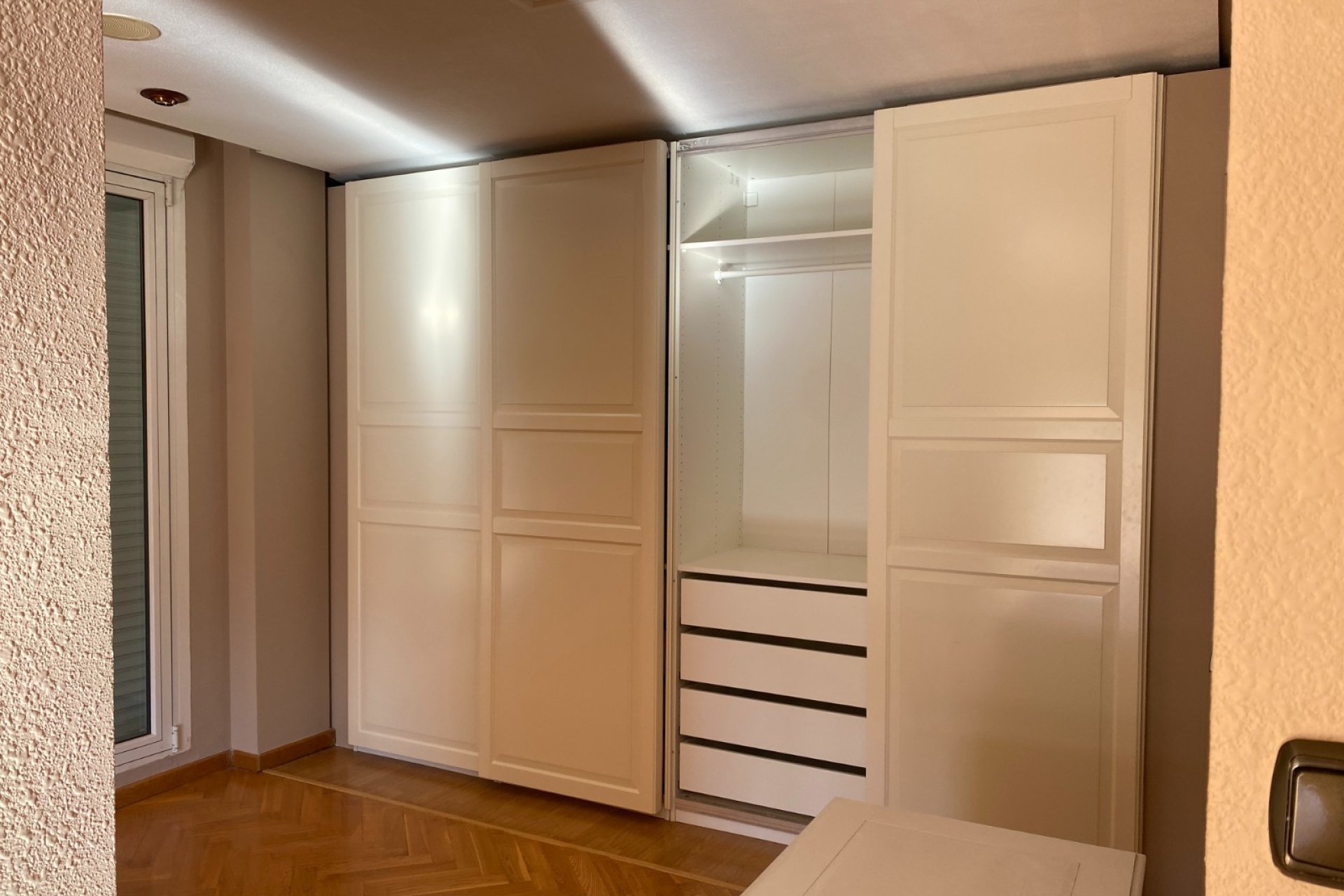 Resale - Villa -
Elda