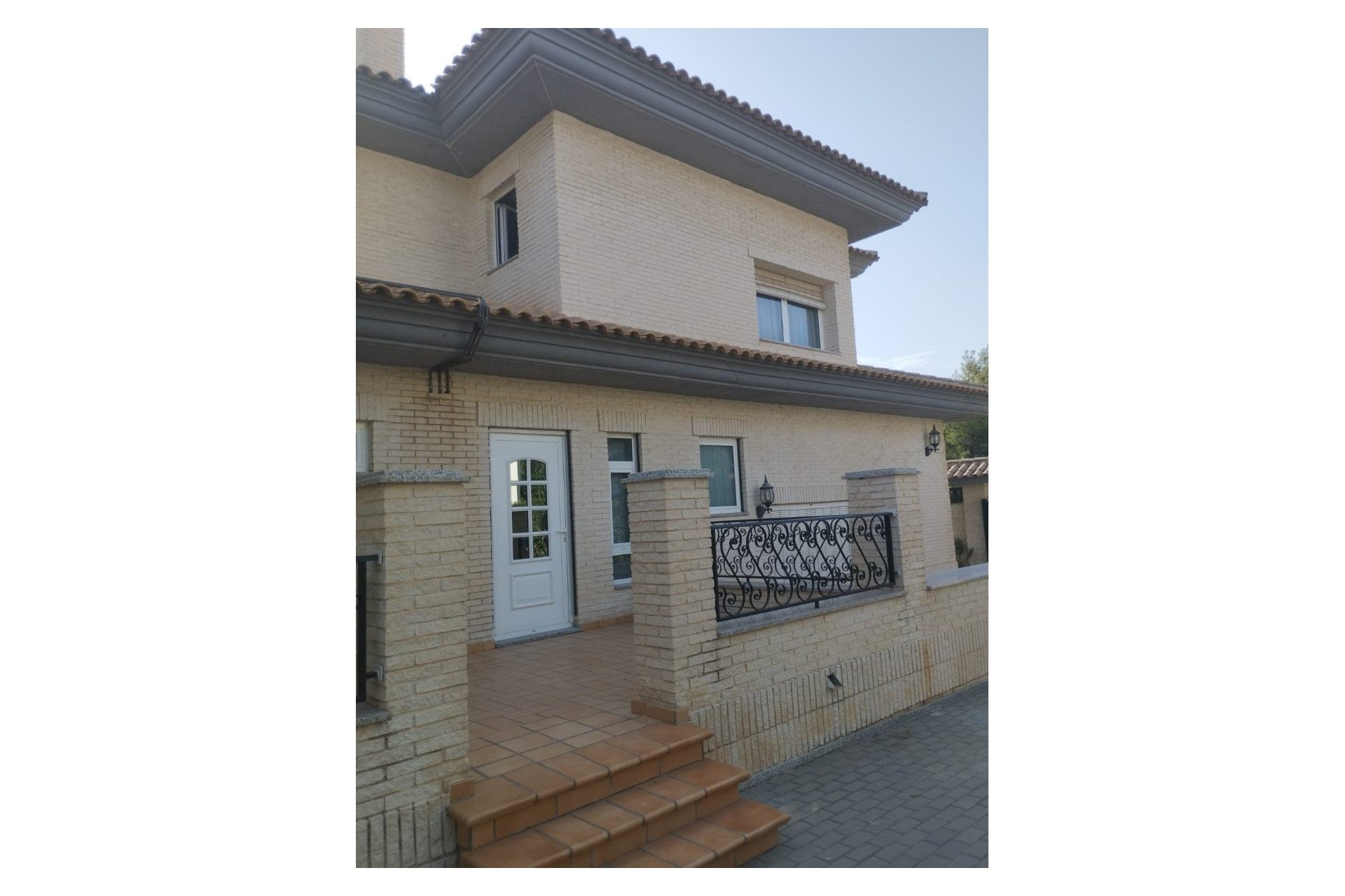 Resale - Villa -
Elda