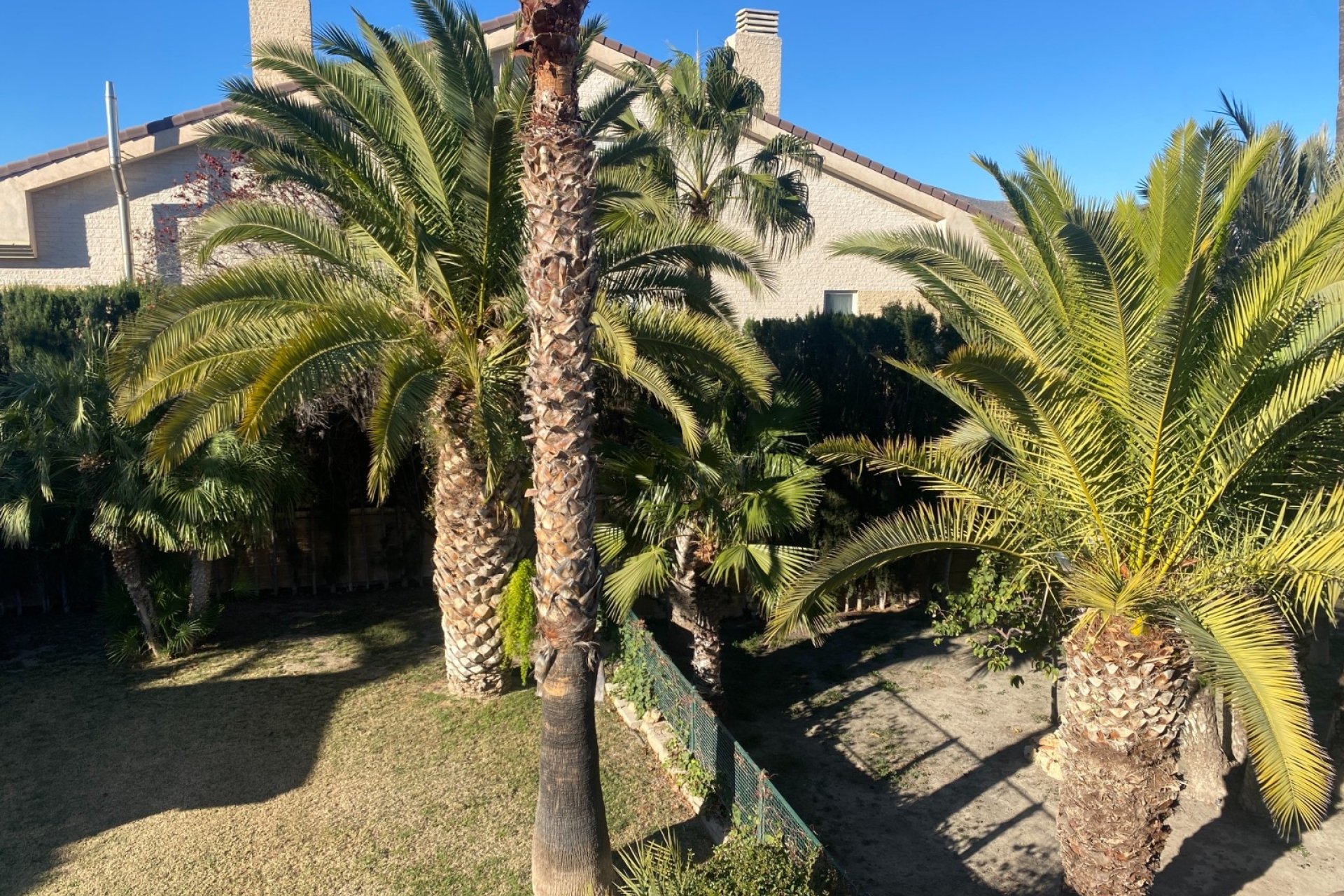 Resale - Villa -
Elda