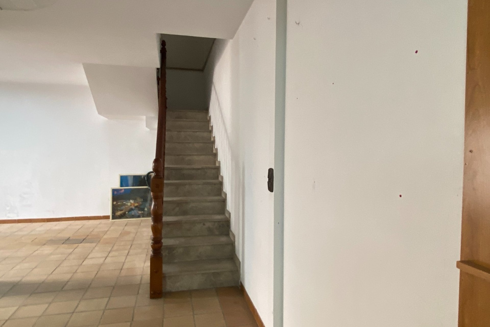 Resale - Villa -
Elda