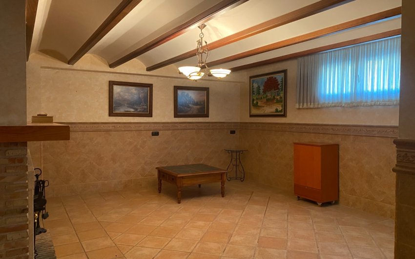 Resale - Villa -
Elda