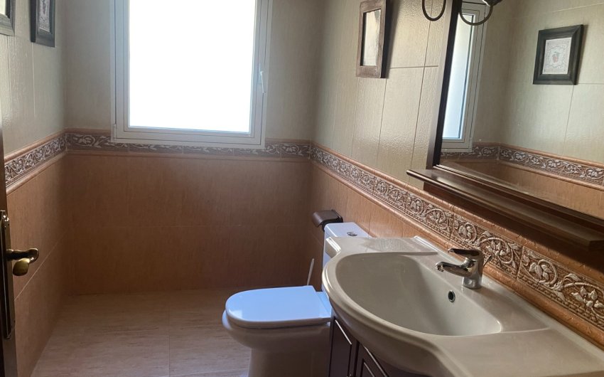 Resale - Villa -
Elda