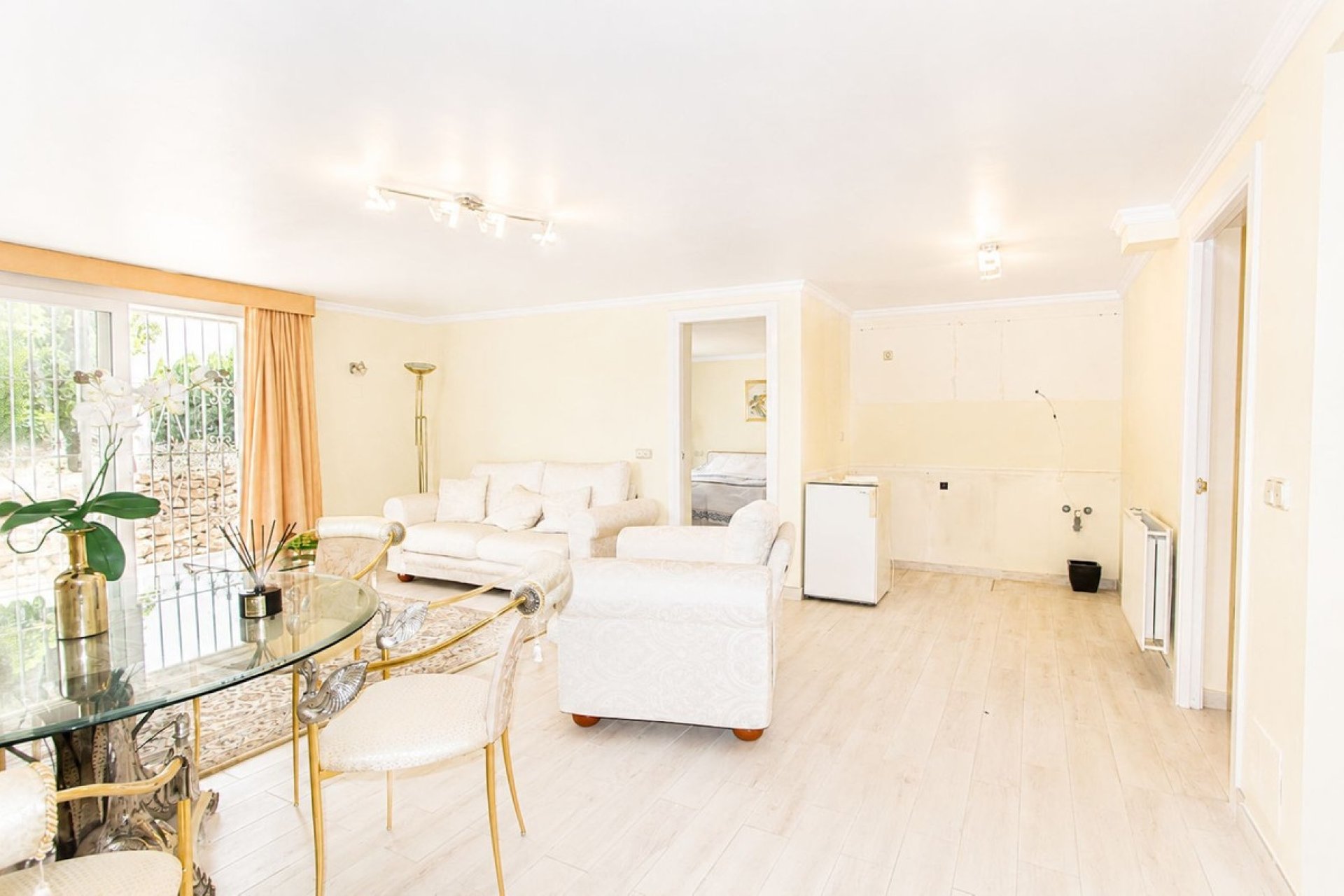 Resale - Villa -
Elviria - Costa del Sol