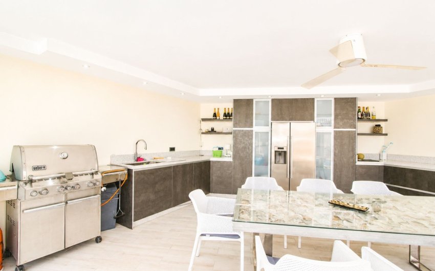 Resale - Villa -
Elviria - Costa del Sol