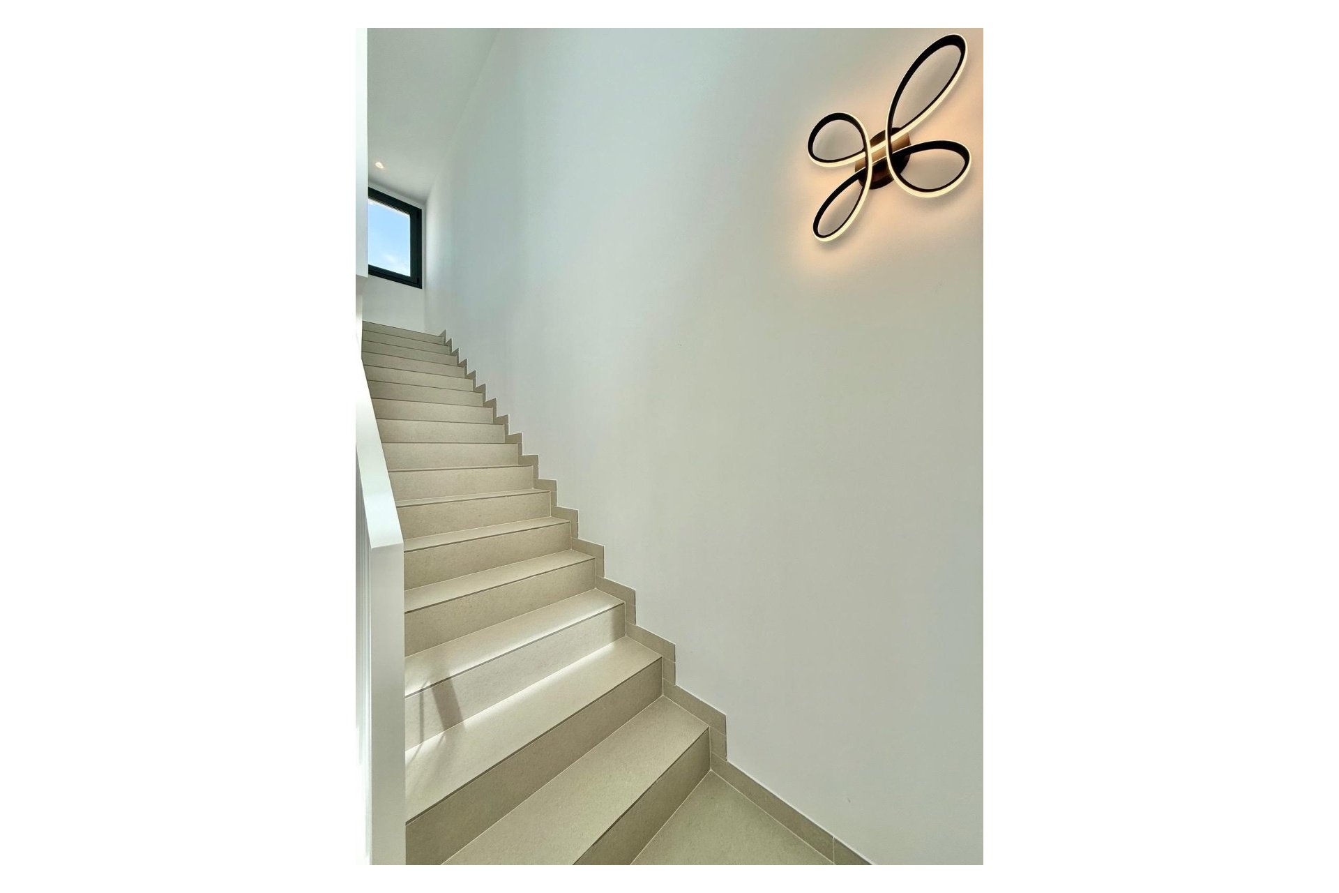 Resale - Villa -
Finestrat - Sierra Cortina