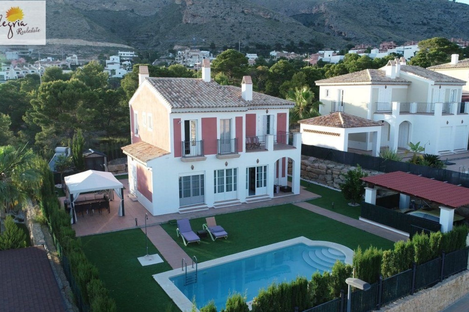 Resale - Villa -
Finestrat - Sierra Cortina