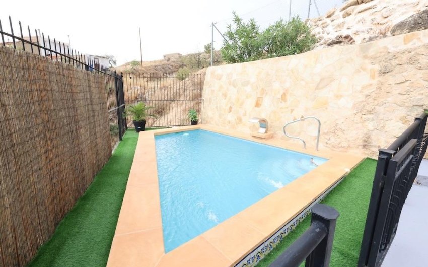 Resale - Villa -
Fortuna - Inland