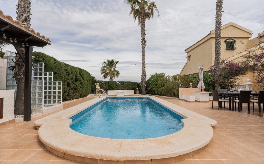 Resale - Villa -
Gran Alacant - Monte y Mar