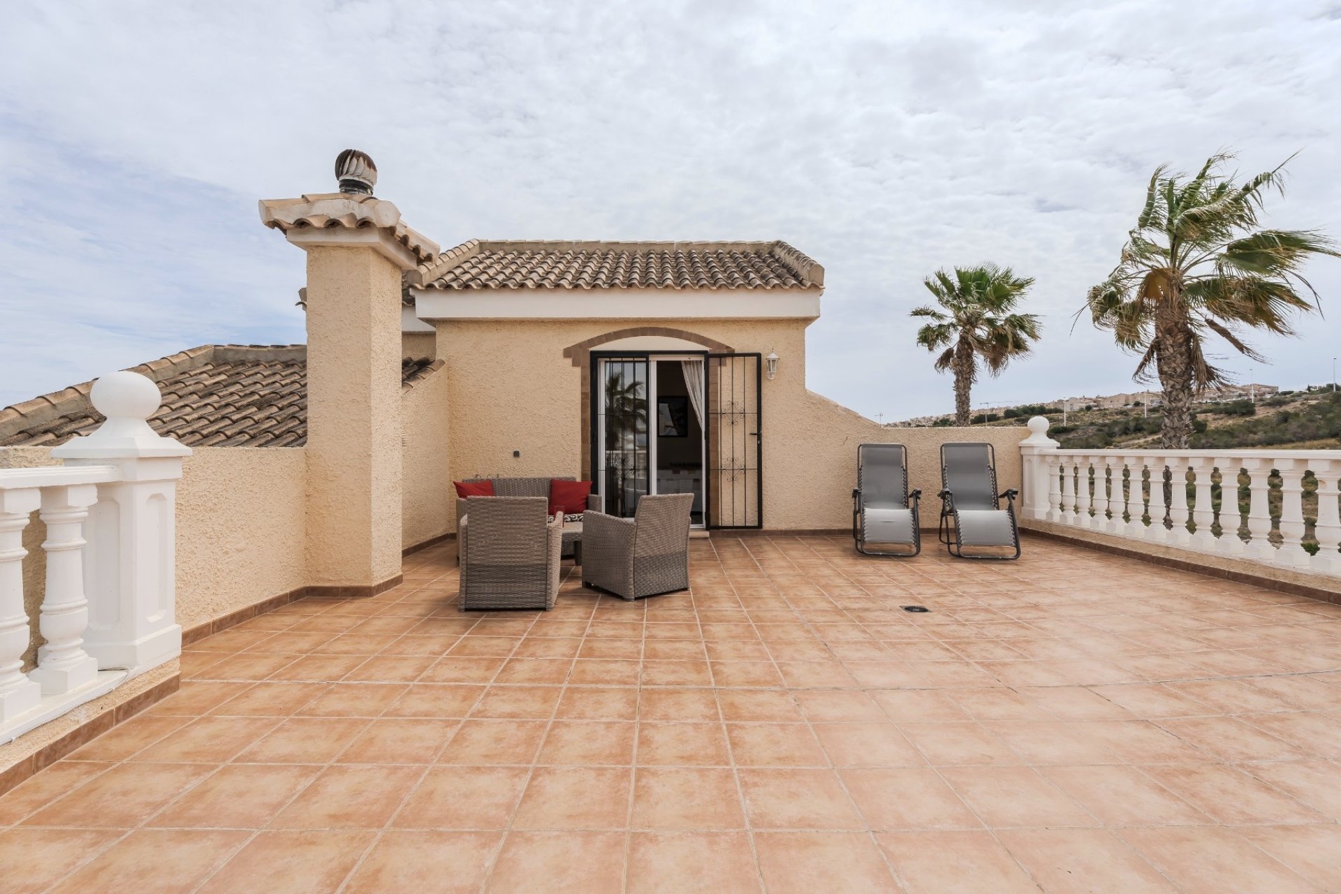Resale - Villa -
Gran Alacant - Monte y Mar