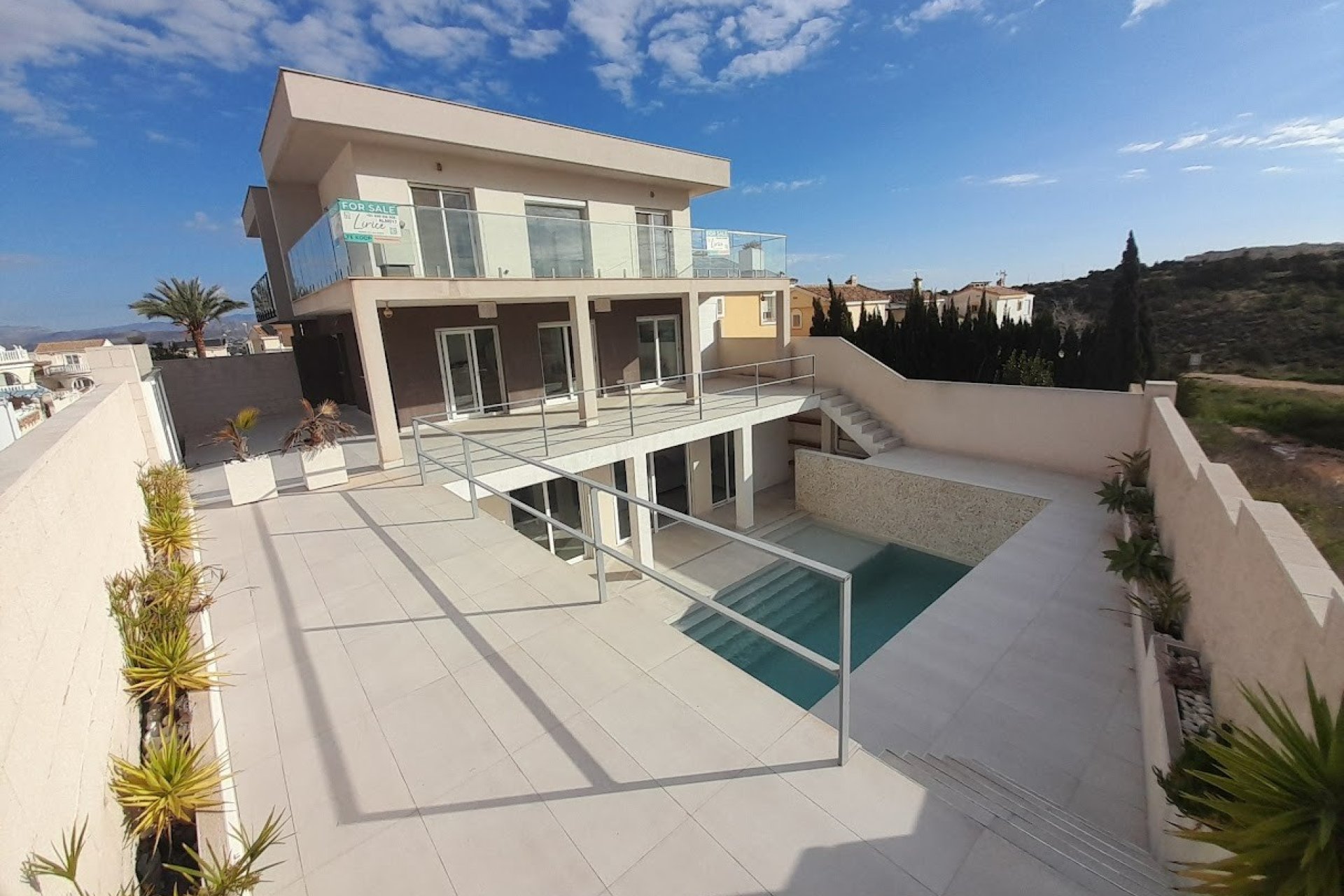 Resale - Villa -
Gran Alacant