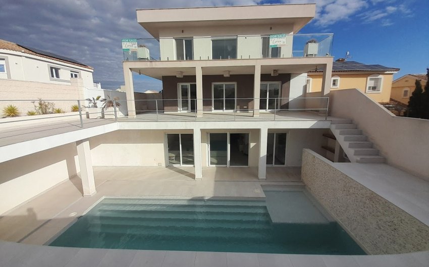 Resale - Villa -
Gran Alacant