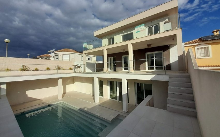 Resale - Villa -
Gran Alacant