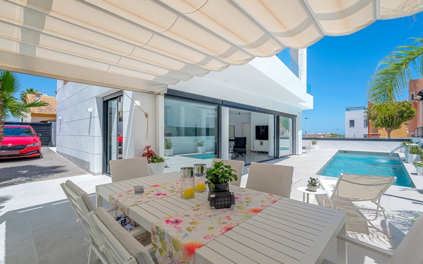 Resale - Villa -
Guardamar del Segura - Costa Blanca