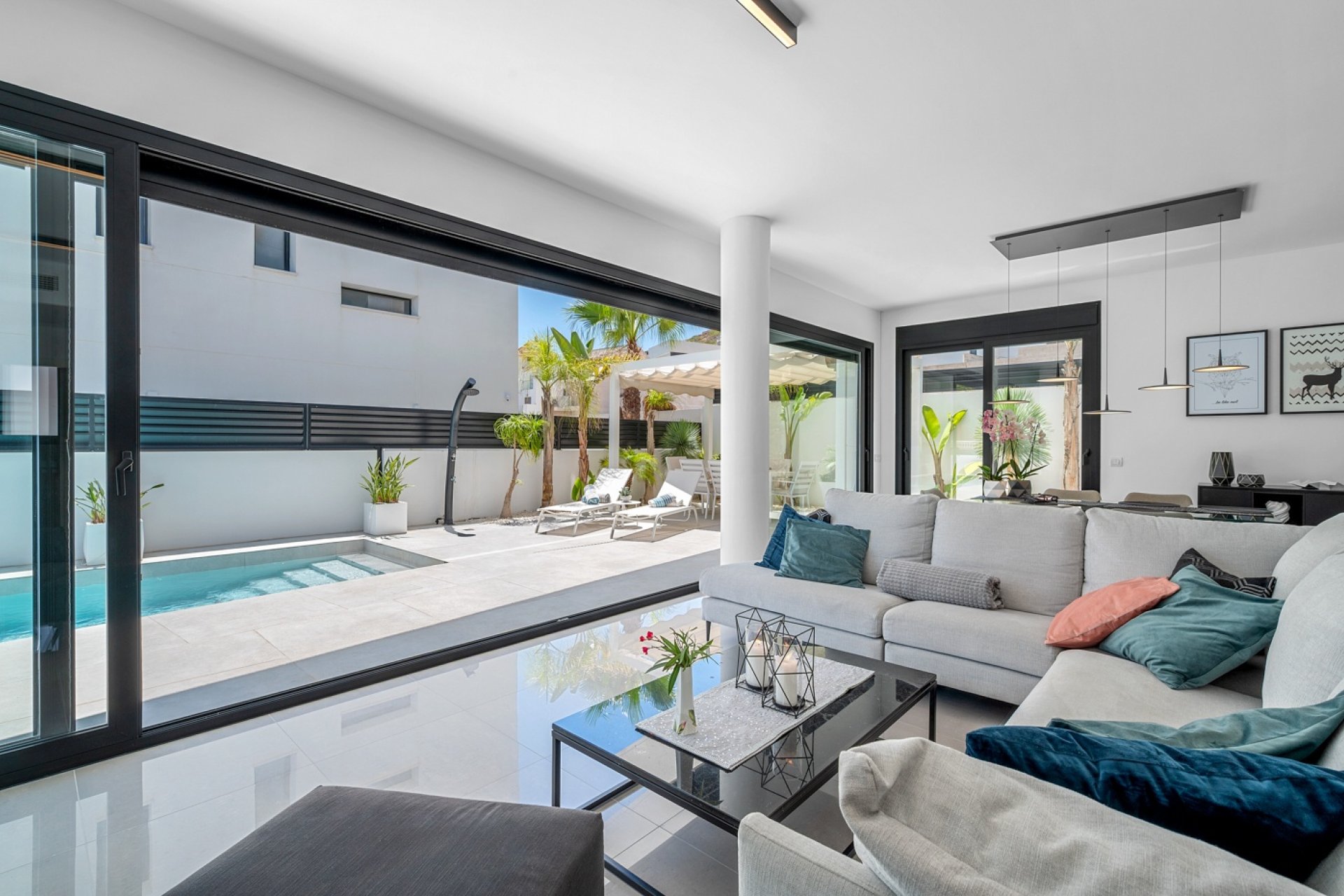 Resale - Villa -
Guardamar del Segura - Costa Blanca