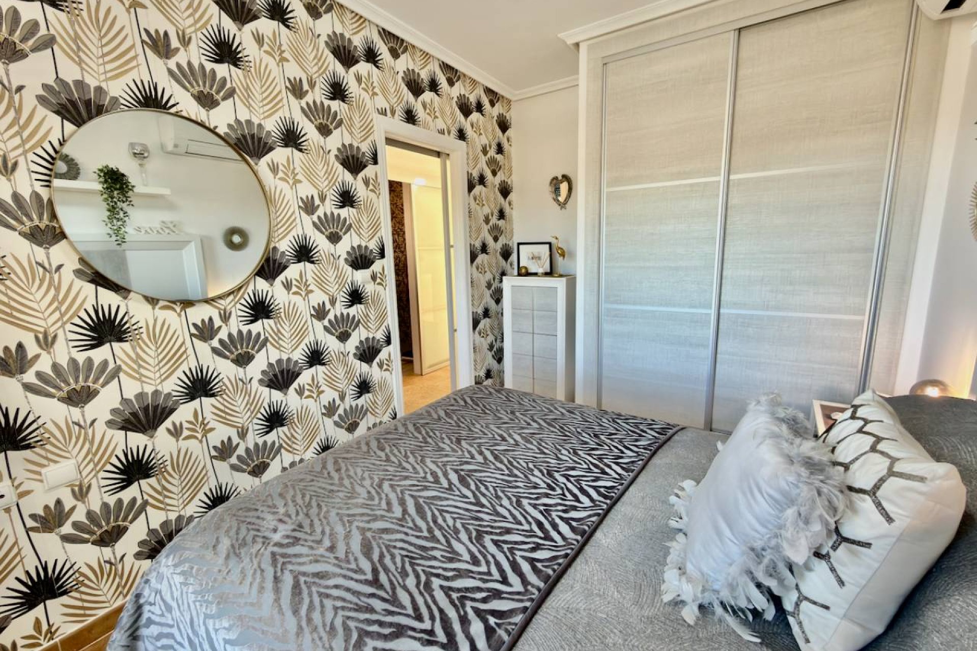 Resale - Villa -
Guardamar del Segura - El Raso