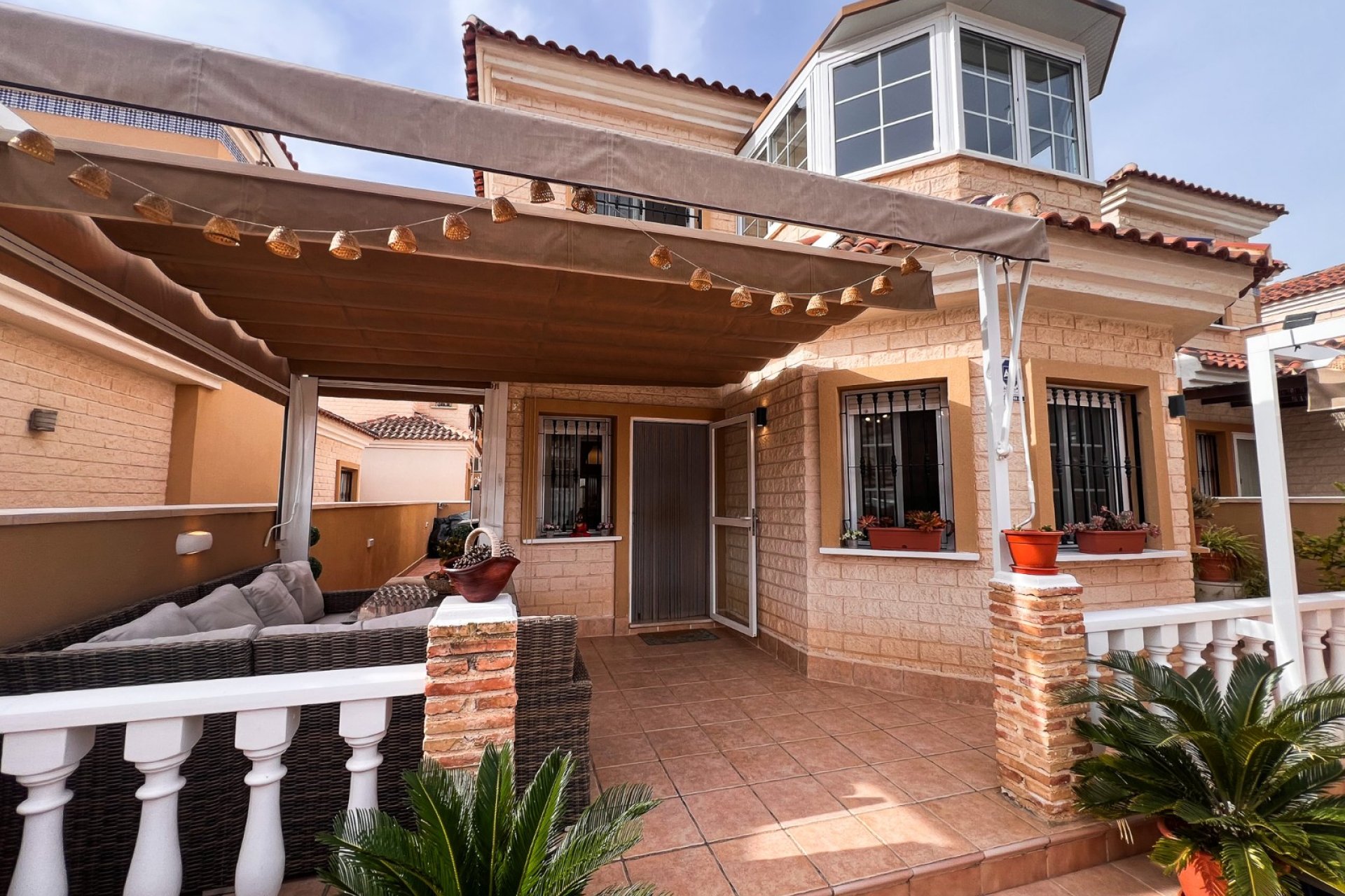 Resale - Villa -
Guardamar del Segura - El Raso