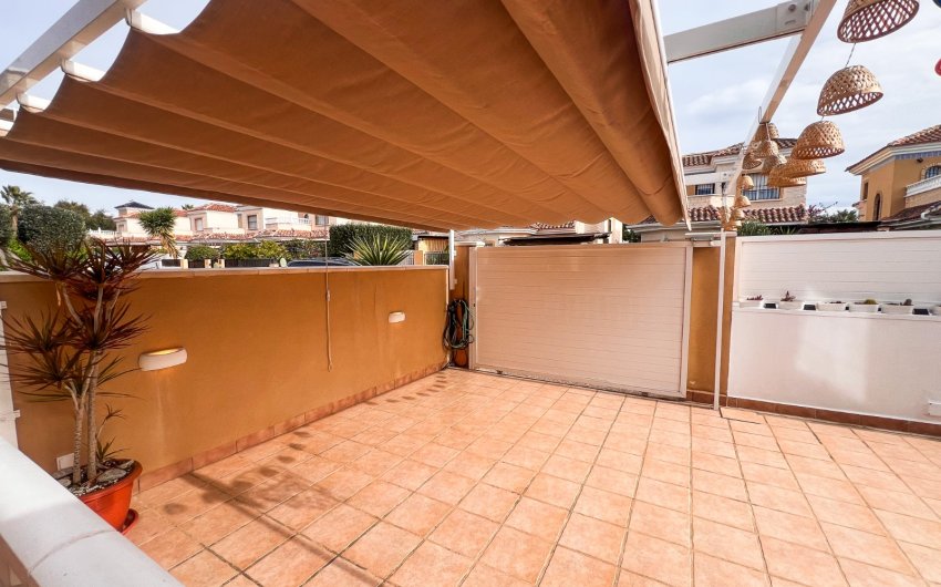 Resale - Villa -
Guardamar del Segura - El Raso