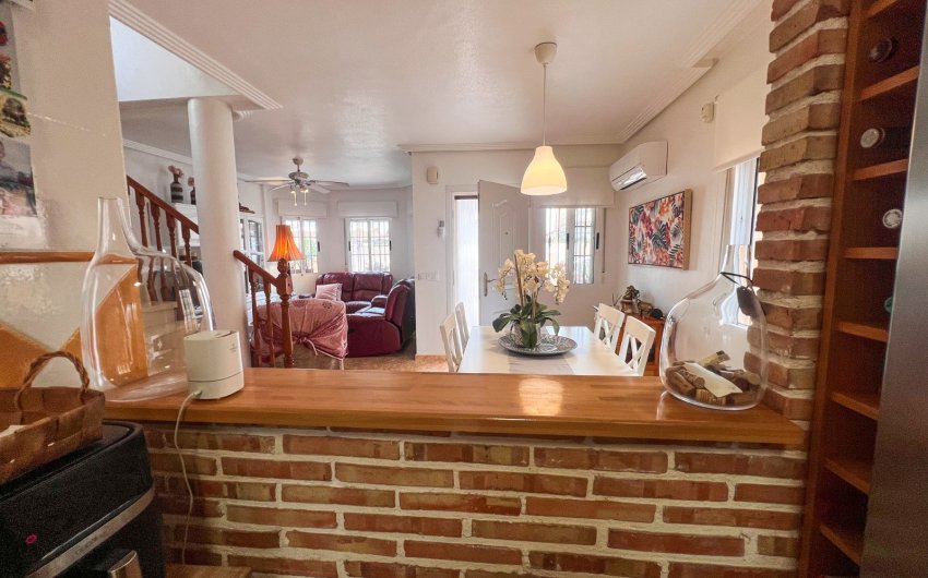 Resale - Villa -
Guardamar del Segura - El Raso