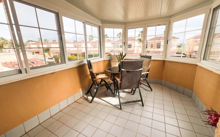 Resale - Villa -
Guardamar del Segura - El Raso