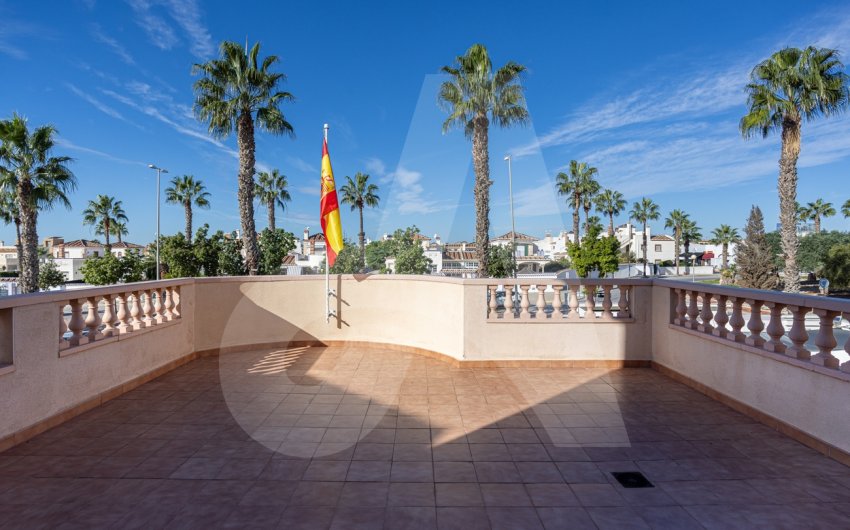 Resale - Villa -
Guardamar del Segura - El Raso