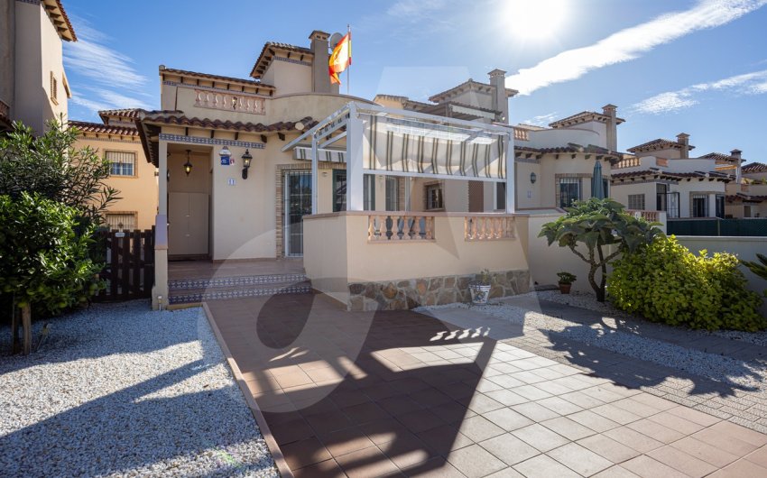 Resale - Villa -
Guardamar del Segura - El Raso