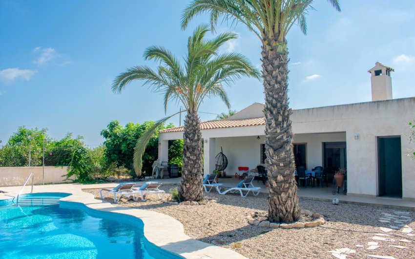 Resale - Villa -
Guardamar del Segura - El Raso