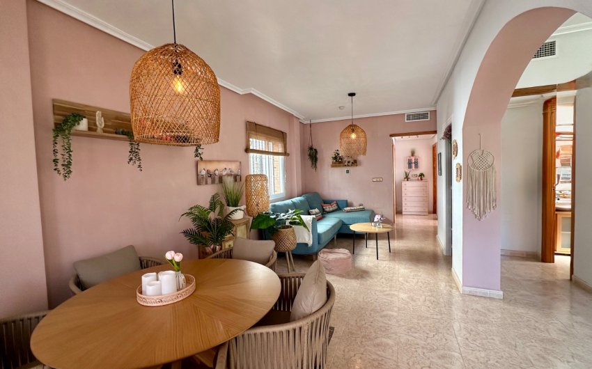 Resale - Villa -
Guardamar del Segura - El Raso