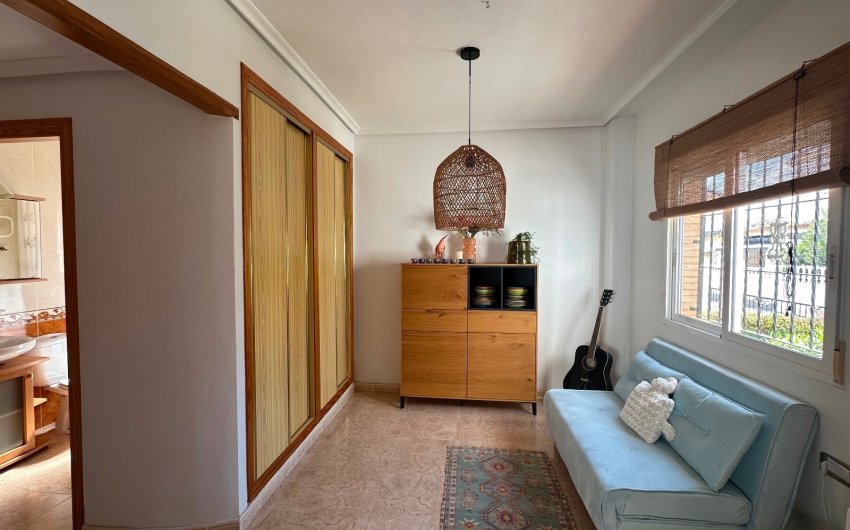 Resale - Villa -
Guardamar del Segura - El Raso