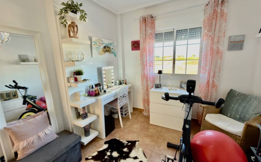 Resale - Villa -
Guardamar del Segura - El Raso