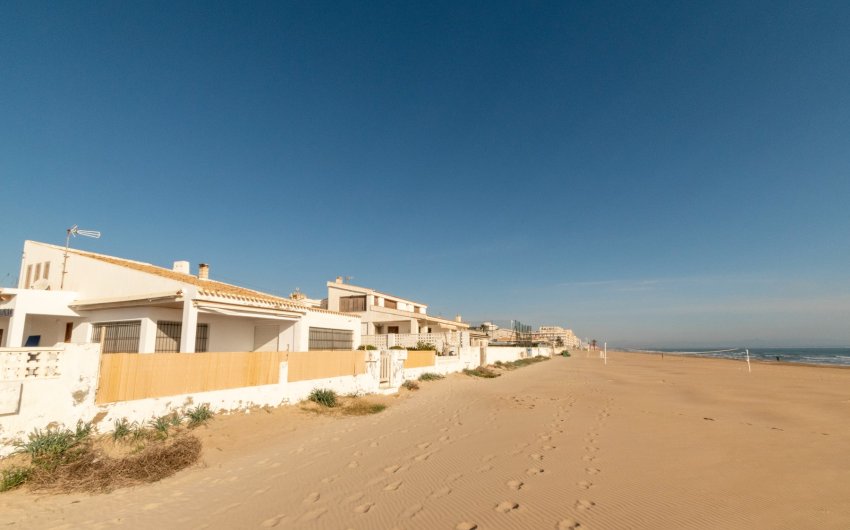 Resale - Villa -
Guardamar del Segura