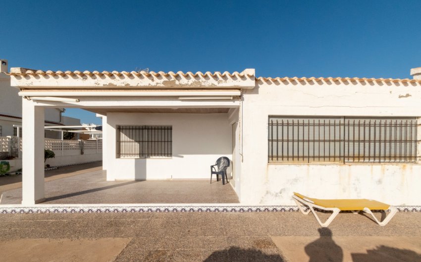 Resale - Villa -
Guardamar del Segura
