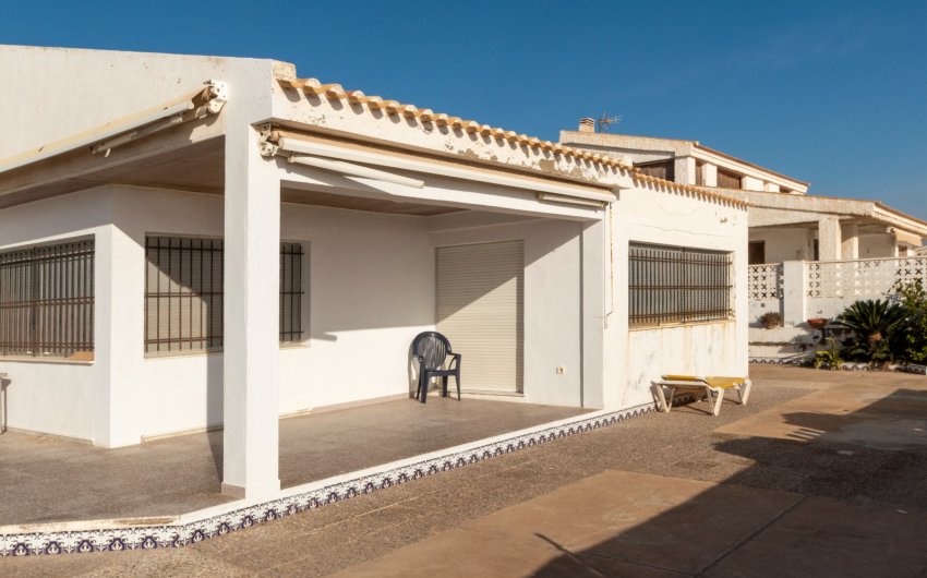 Resale - Villa -
Guardamar del Segura