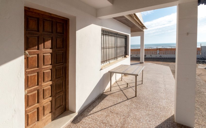 Resale - Villa -
Guardamar del Segura