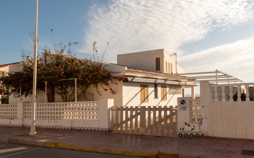 Resale - Villa -
Guardamar del Segura