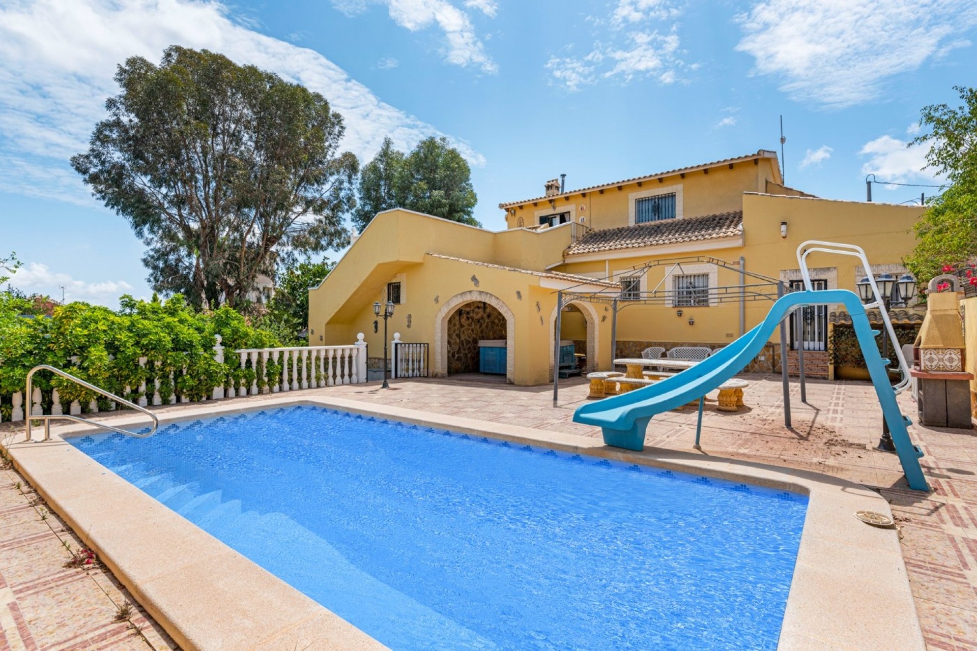 Resale - Villa -
Jacarilla - Inland