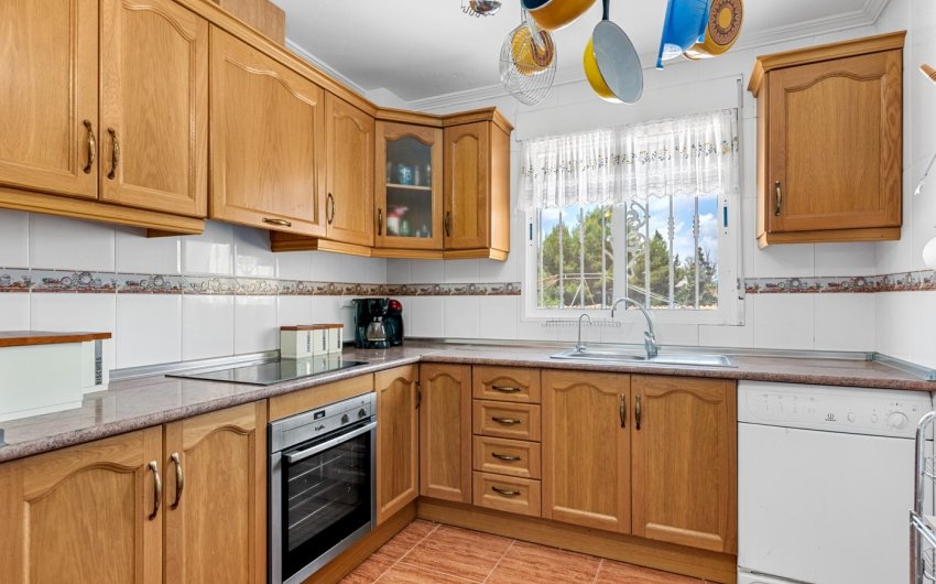 Resale - Villa -
Jacarilla - Inland