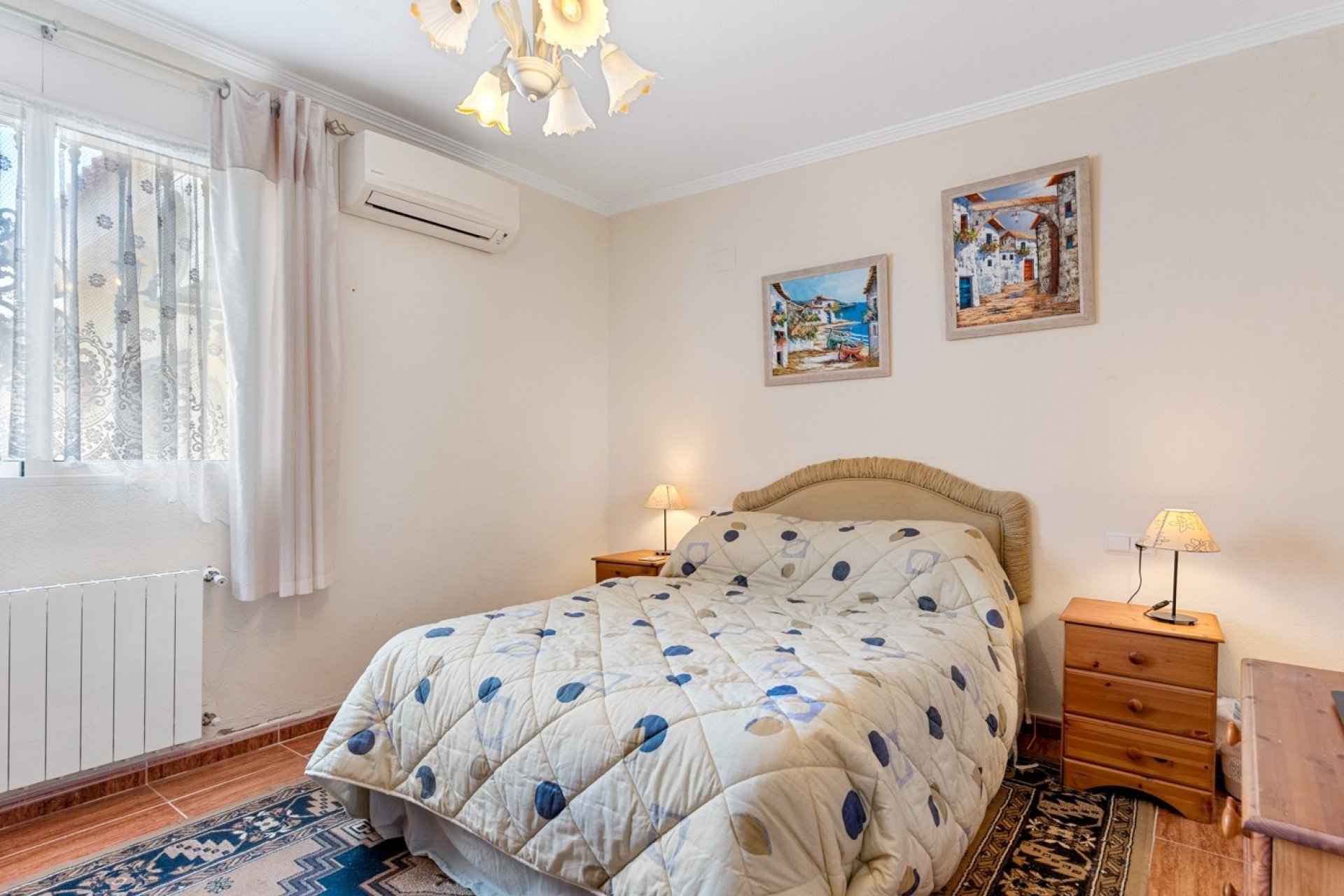 Resale - Villa -
Jacarilla - Inland