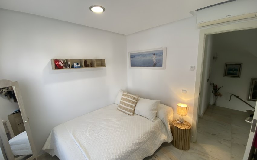 Resale - Villa -
Jávea - Balcon al Mar