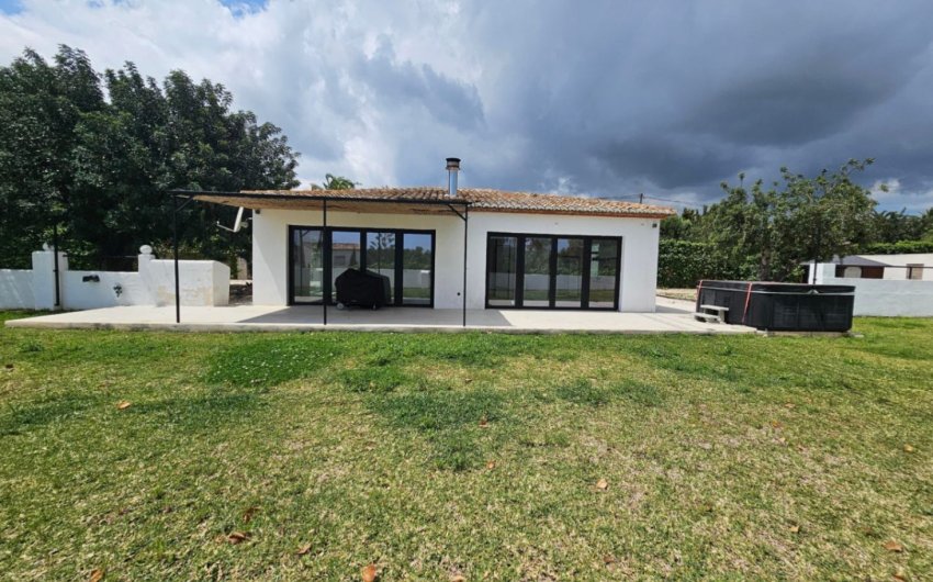 Resale - Villa -
Jávea - Costa Blanca