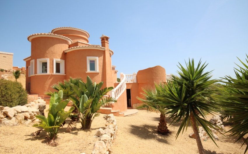 Resale - Villa -
Jávea - Costa Blanca